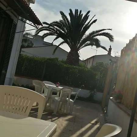 בית הארחה La Casa Di Jole מונדלו